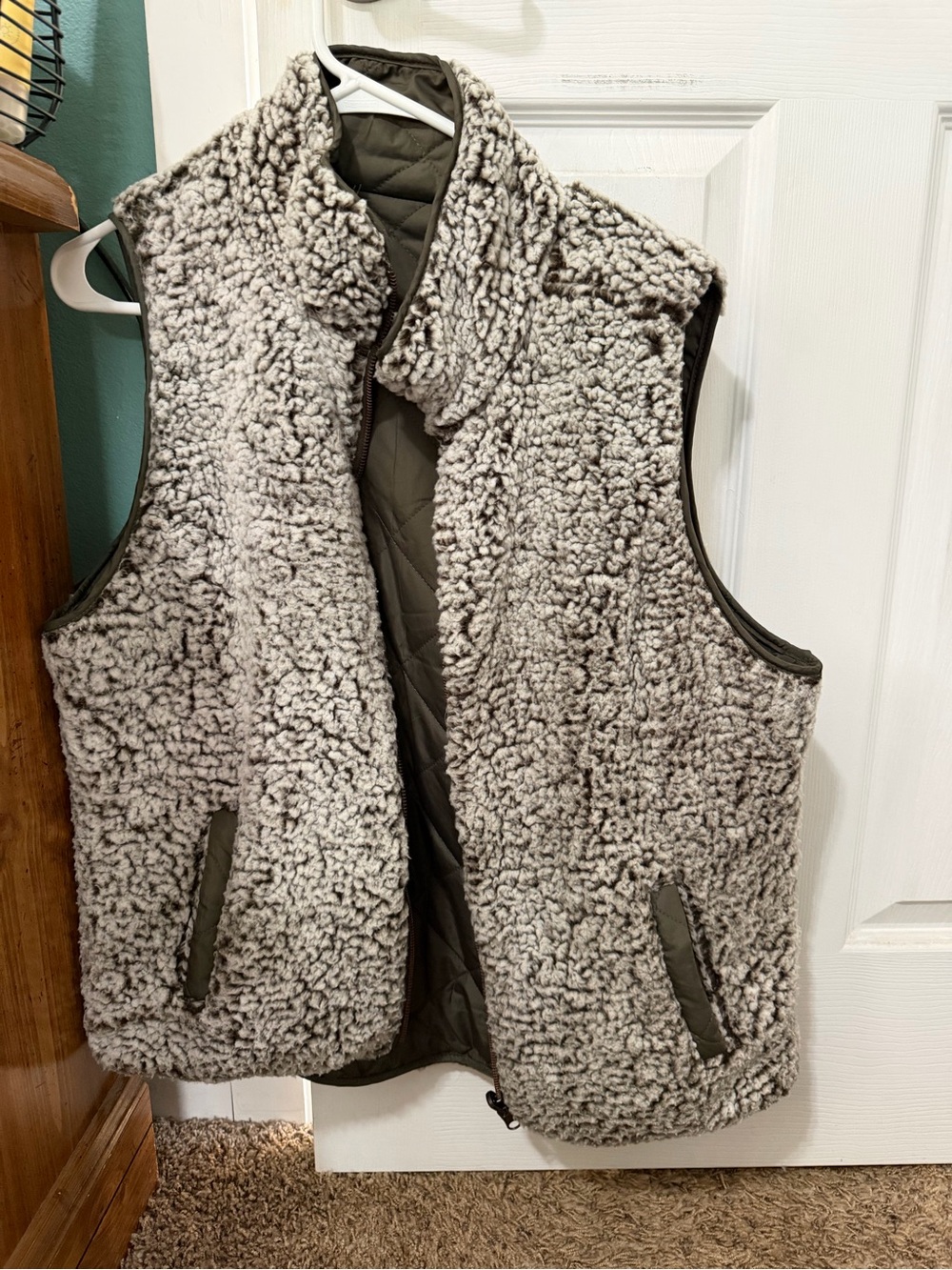 Thread & Supply Wabbit Reversible Vest Green & Cream XL